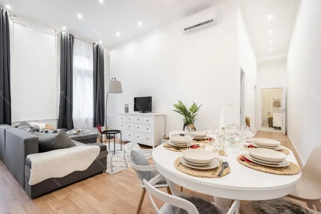 Kiadó albérlet 500000 Ft/hó áron: Budapest, VI. kerület   Anker köz . Mérete: 70 nm, 2 szobás | Alberlet.hu - 6641103