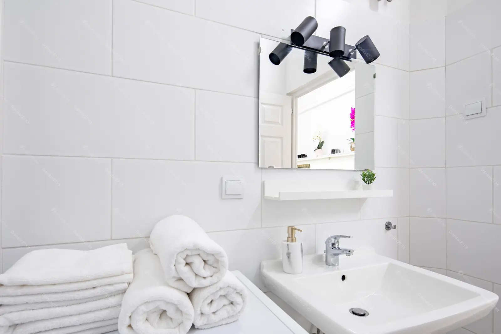 Kiadó albérlet 650000 Ft/hó áron: Budapest, VI. kerület  Anker köz. Mérete: 110 nm, 5 szobás | Alberlet.hu - 6661460