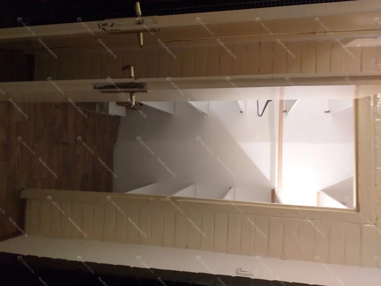 Kiadó albérlet 300000 Ft/hó áron: Budapest, VI. kerület  Anker köz. Mérete: 40 nm, 1 szobás | Alberlet.hu - 4805171