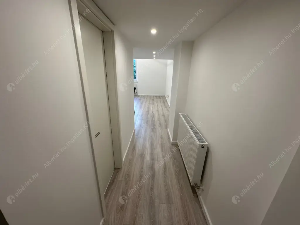 Kiadó albérlet 320000 Ft/hó áron: Budapest, VI. kerület  Aradi utca. Mérete: 40 nm, 1 szobás | Alberlet.hu - 6551617