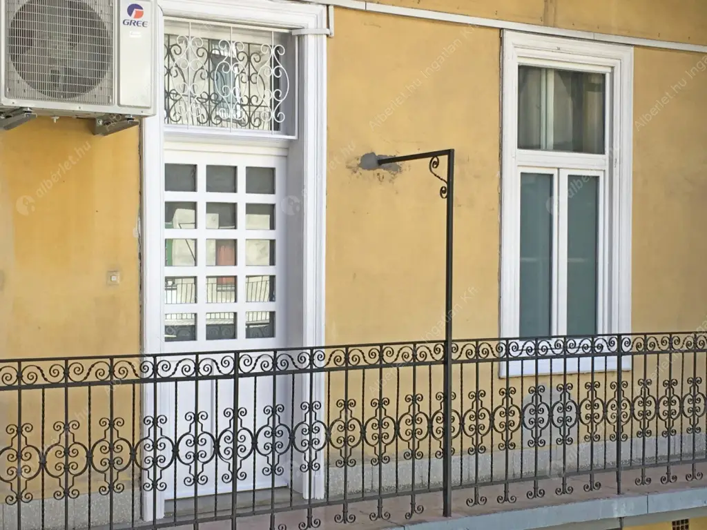 Kiadó albérlet 280000 Ft/hó áron: Budapest, VI. kerület  Aradi utca. Mérete: 67 nm, 3 szobás | Alberlet.hu - 6617263