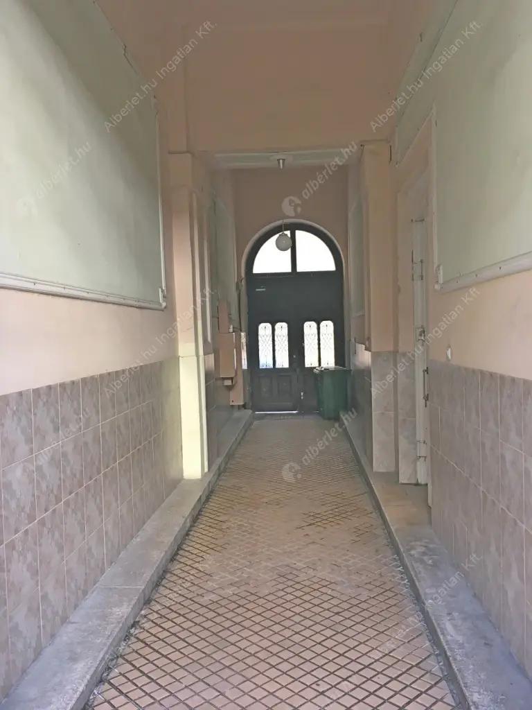 Kiadó albérlet 280000 Ft/hó áron: Budapest, VI. kerület  Aradi utca. Mérete: 67 nm, 3 szobás | Alberlet.hu - 6617264