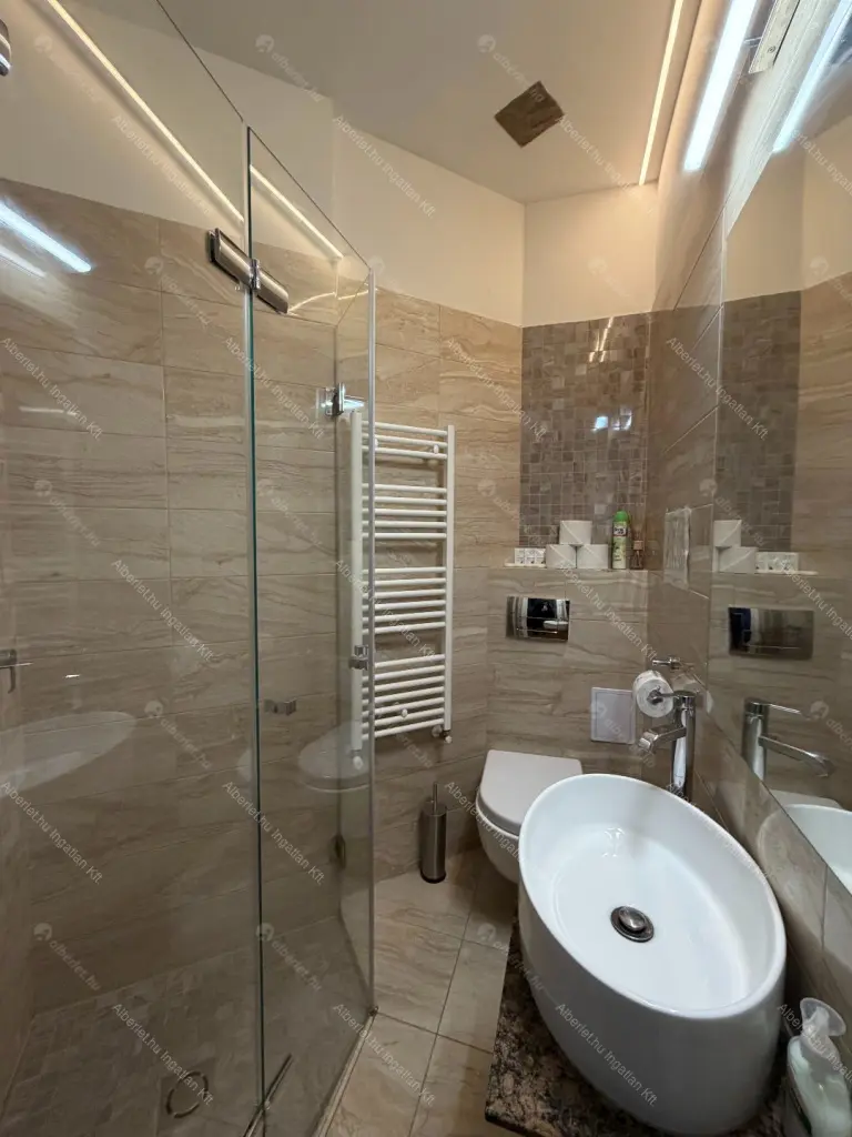 Kiadó albérlet 700000 Ft/hó áron: Budapest, VI. kerület  Bajcsy-Zsilinszky út. Mérete: 115 nm, 4 szobás | Alberlet.hu - 6688805