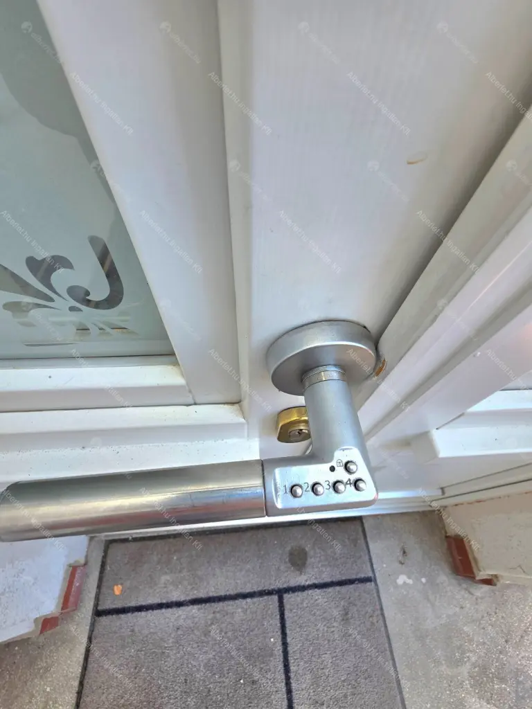 Kiadó albérlet 1030000 Ft/hó áron: Budapest, VI. kerület  Bajcsy-Zsilinszky út. Mérete: 135 nm, 4 szobás | Alberlet.hu - 6823843