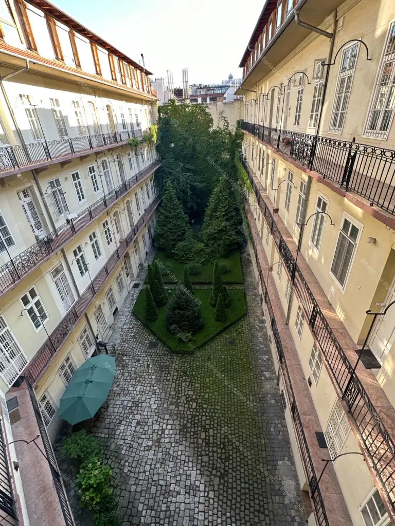 Kiadó albérlet 310000 Ft/hó áron: Budapest, VI. kerület  Bajcsy-Zsilinszky út. Mérete: 53 nm, 1 szobás | Alberlet.hu - 6642629