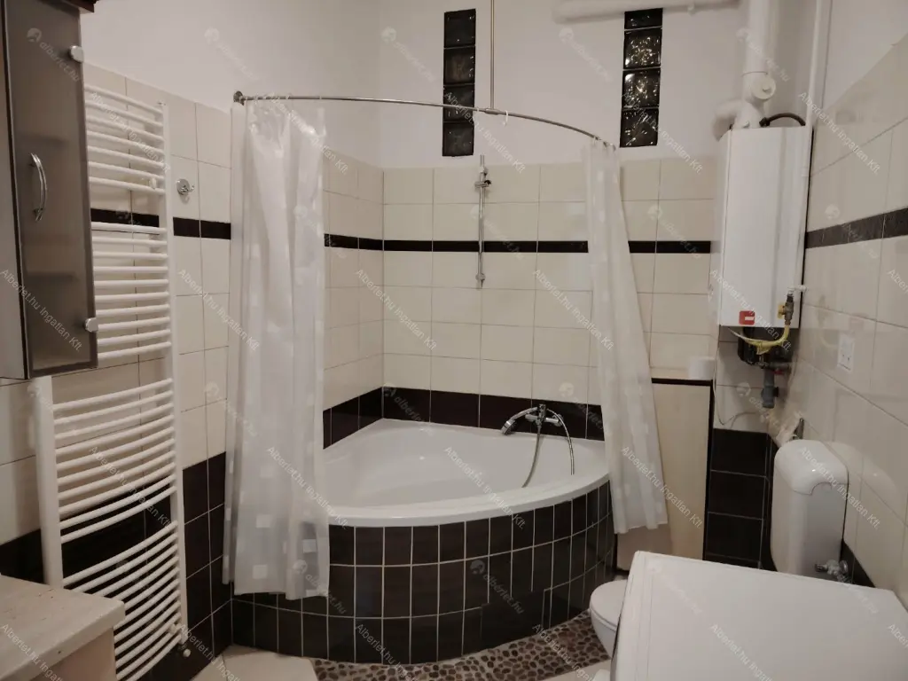 Kiadó albérlet 320000 Ft/hó áron: Budapest, VI. kerület  Bajcsy-Zsilinszky út. Mérete: 55 nm, 3 szobás | Alberlet.hu - 6641202