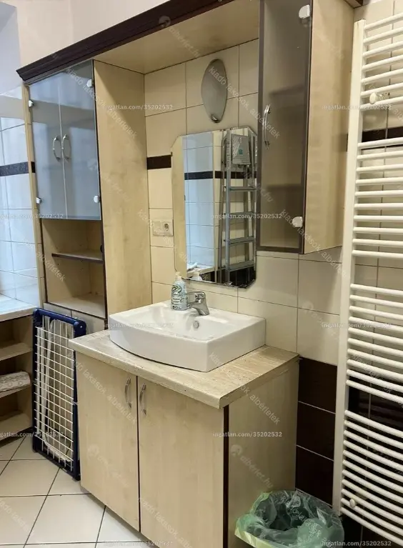 Kiadó albérlet 320000 Ft/hó áron: Budapest, VI. kerület  Bajcsy-Zsilinszky út. Mérete: 55 nm, 3 szobás | Alberlet.hu - 6647646