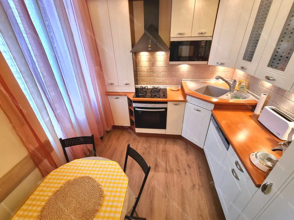 Kiadó albérlet 528000 Ft/hó áron: Budapest, VI. kerület  Bajcsy-Zsilinszky út. Mérete: 65 nm, 2 szobás | Alberlet.hu - 6653170