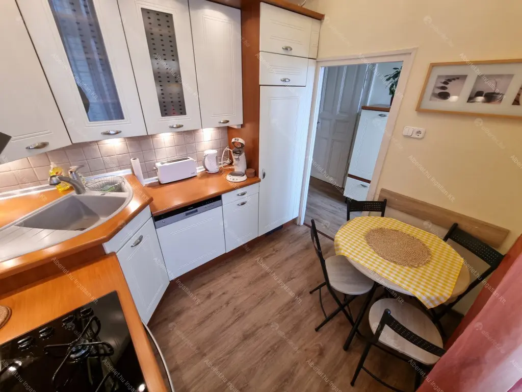 Kiadó albérlet 539000 Ft/hó áron: Budapest, VI. kerület  Bajcsy-Zsilinszky út. Mérete: 65 nm, 2 szobás | Alberlet.hu - 6654401