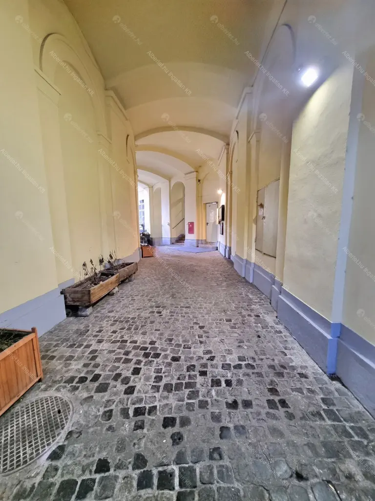 Kiadó albérlet 539000 Ft/hó áron: Budapest, VI. kerület  Bajcsy-Zsilinszky út. Mérete: 65 nm, 2 szobás | Alberlet.hu - 6654409