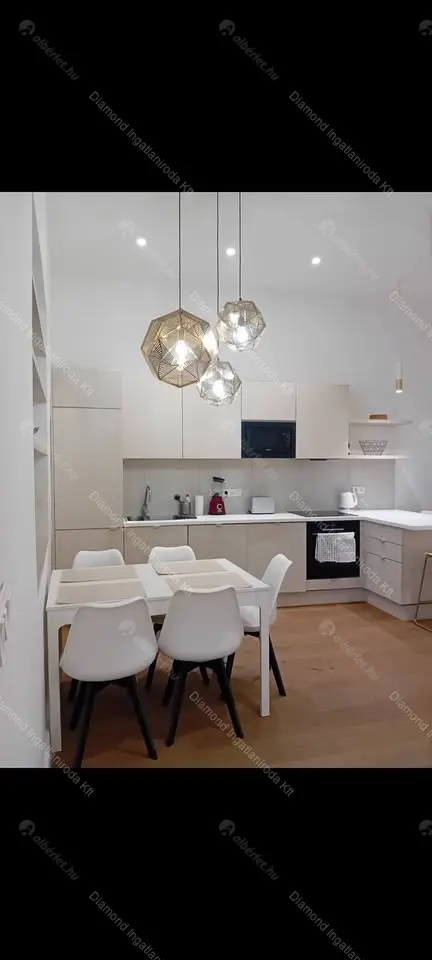 Kiadó albérlet 520000 Ft/hó áron: Budapest, VI. kerület  Bajcsy-Zsilinszky út. Mérete: 73 nm, 3 szobás | Alberlet.hu - 6652637