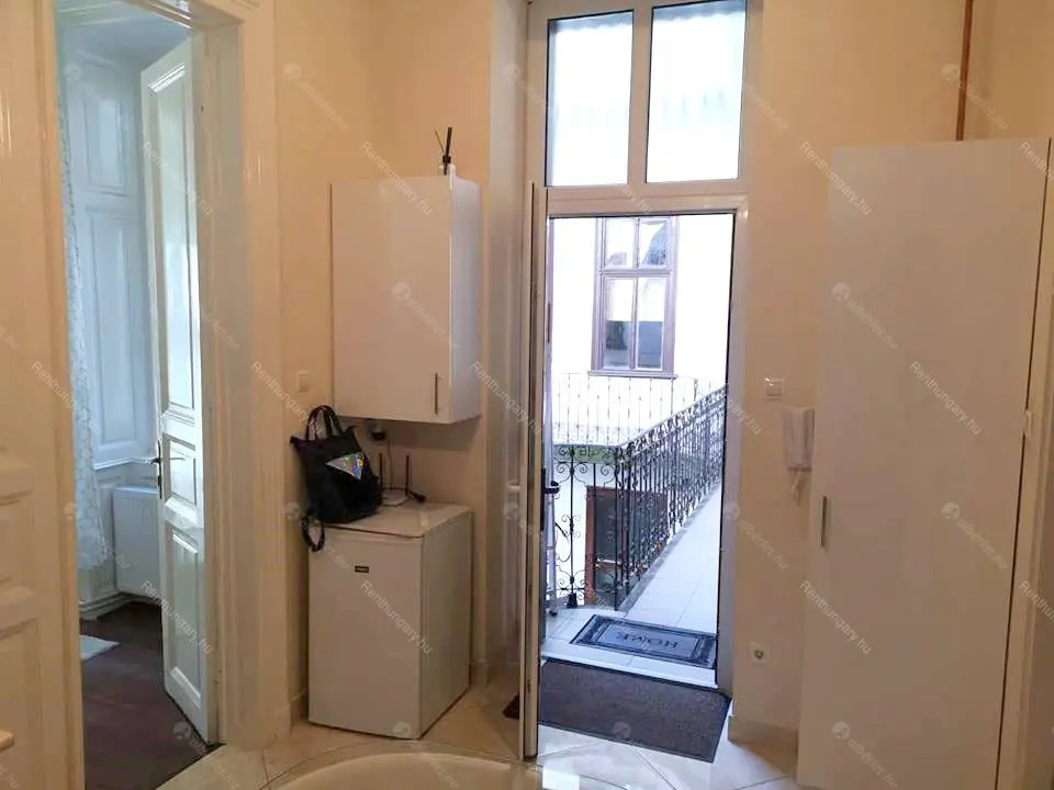 Kiadó albérlet 249000 Ft/hó áron: Budapest, VI. kerület  Bajnok utca. Mérete: 43 nm, 1 szobás | Alberlet.hu - 6654629