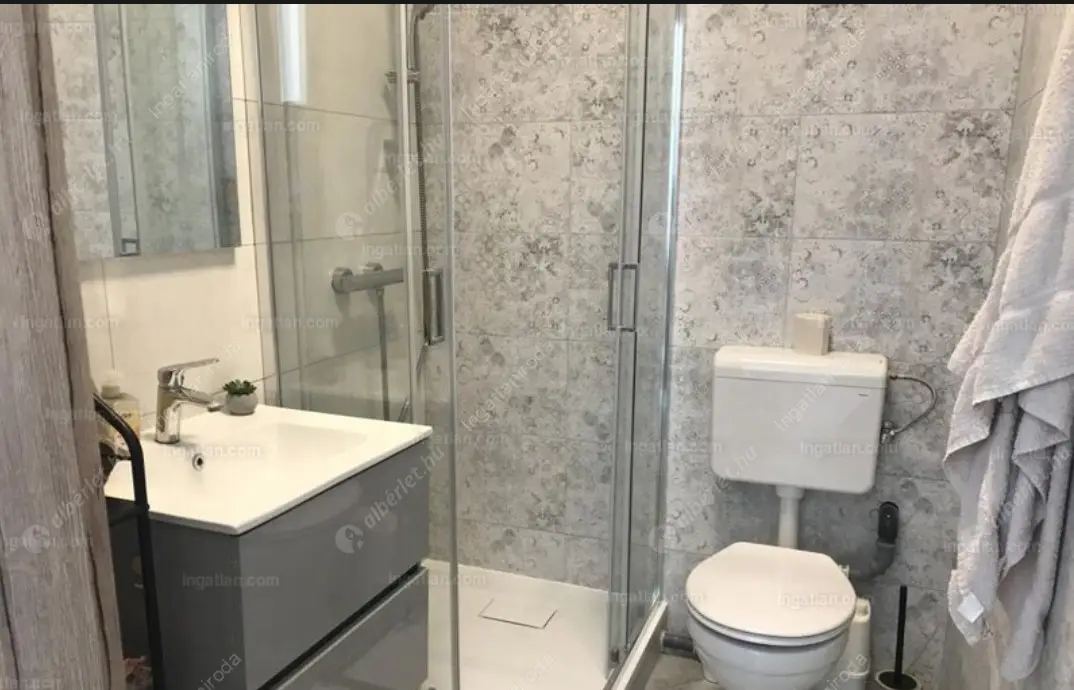 Kiadó albérlet 180000 Ft/hó áron: Budapest, VI. kerület  Bajza utca. Mérete: 25 nm, 1 szobás | Alberlet.hu - 6502729