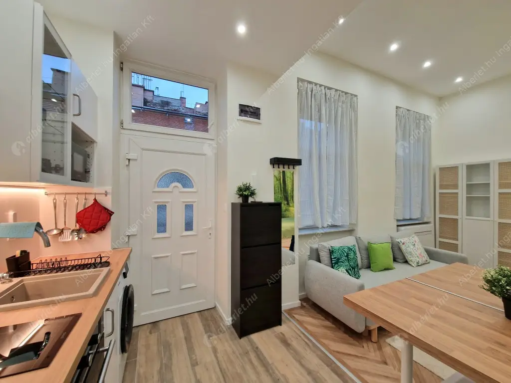 Kiadó albérlet 220000 Ft/hó áron: Budapest, VI. kerület  Bajza utca. Mérete: 28 nm, 1 szobás | Alberlet.hu - 6578419