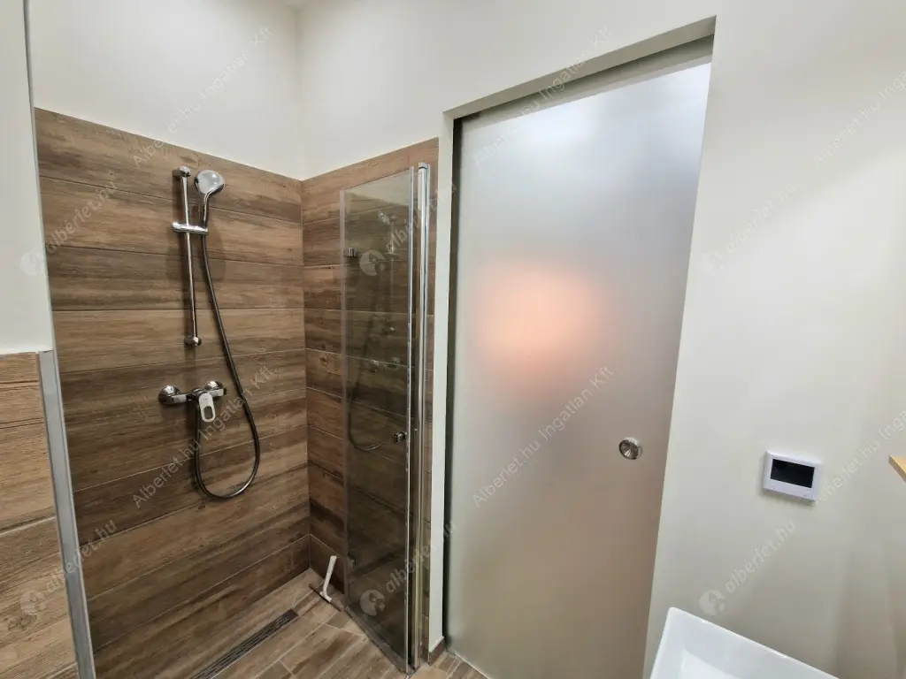 Kiadó albérlet 220000 Ft/hó áron: Budapest, VI. kerület  Bajza utca. Mérete: 28 nm, 1 szobás | Alberlet.hu - 6578423