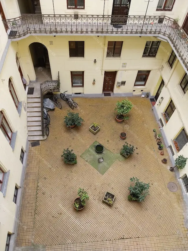 Kiadó albérlet 273000 Ft/hó áron: Budapest, VI. kerület  Bajza utca. Mérete: 57 nm, 1 szobás | Alberlet.hu - 6687354