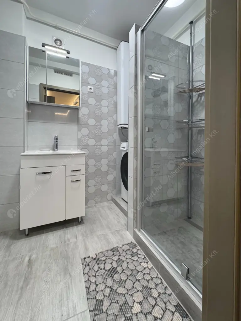 Kiadó albérlet 300000 Ft/hó áron: Budapest, VI. kerület  Bajza utca. Mérete: 75 nm, 3 szobás | Alberlet.hu - 6624252