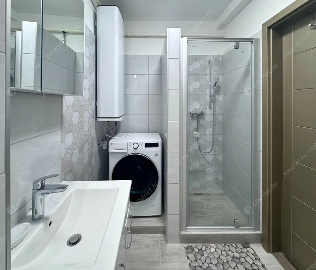 Kiadó albérlet 299000 Ft/hó áron: Budapest, VI. kerület  Bajza utca. Mérete: 75 nm, 3 szobás | Alberlet.hu - 6624540