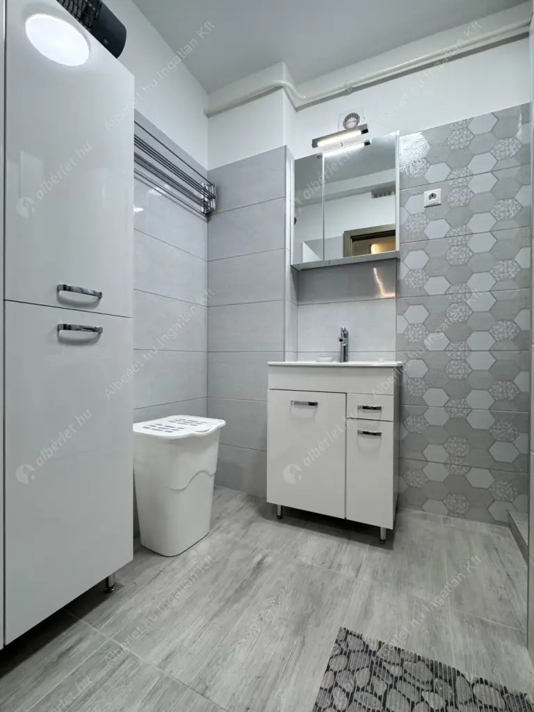 Kiadó albérlet 299000 Ft/hó áron: Budapest, VI. kerület  Bajza utca. Mérete: 75 nm, 3 szobás | Alberlet.hu - 6624541