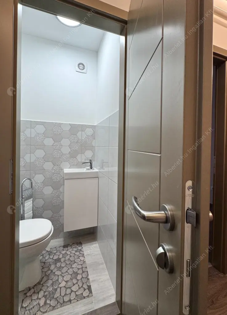 Kiadó albérlet 299000 Ft/hó áron: Budapest, VI. kerület  Bajza utca. Mérete: 75 nm, 3 szobás | Alberlet.hu - 6624547