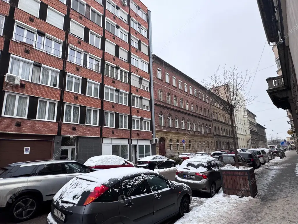 Kiadó albérlet 299000 Ft/hó áron: Budapest, VI. kerület  Bajza utca. Mérete: 75 nm, 3 szobás | Alberlet.hu - 6624549