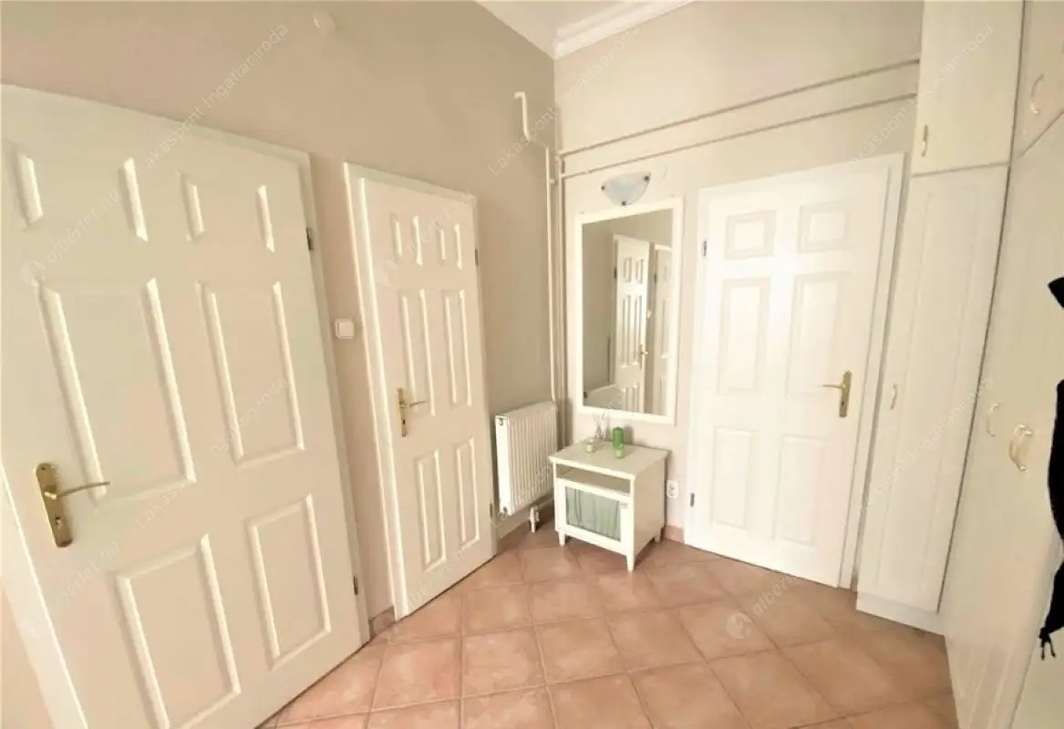 Kiadó albérlet 350000 Ft/hó áron: Budapest, VI. kerület  Benczúr utca. Mérete: 65 nm, 2 szobás | Alberlet.hu - 6335648