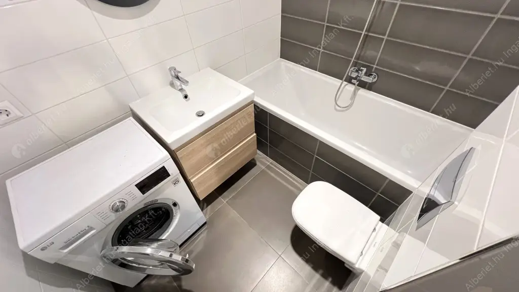 Kiadó albérlet 580000 Ft/hó áron: Budapest, VI. kerület  Benczúr utca. Mérete: 85 nm, 3 szobás | Alberlet.hu - 6629082