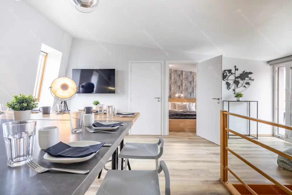 Kiadó albérlet 757000 Ft/hó áron: Budapest, VI. kerület  Csengery utca. Mérete: 104 nm, 5 szobás | Alberlet.hu - 6681747