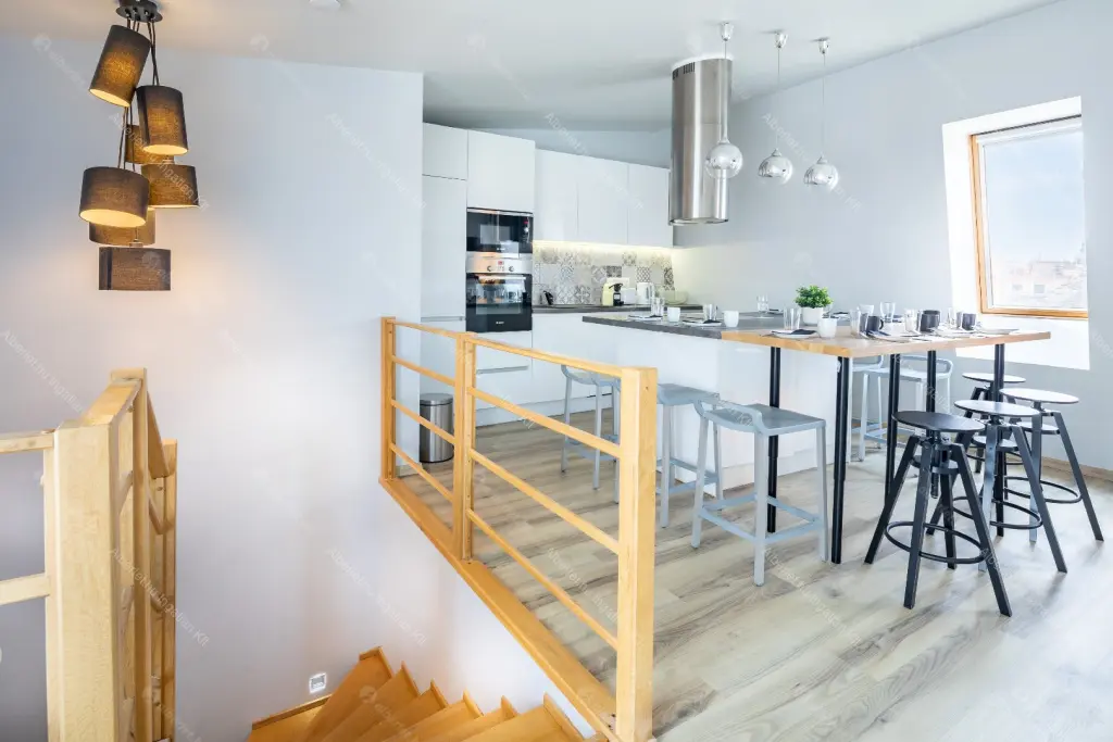 Kiadó albérlet 757000 Ft/hó áron: Budapest, VI. kerület  Csengery utca. Mérete: 104 nm, 5 szobás | Alberlet.hu - 6681763