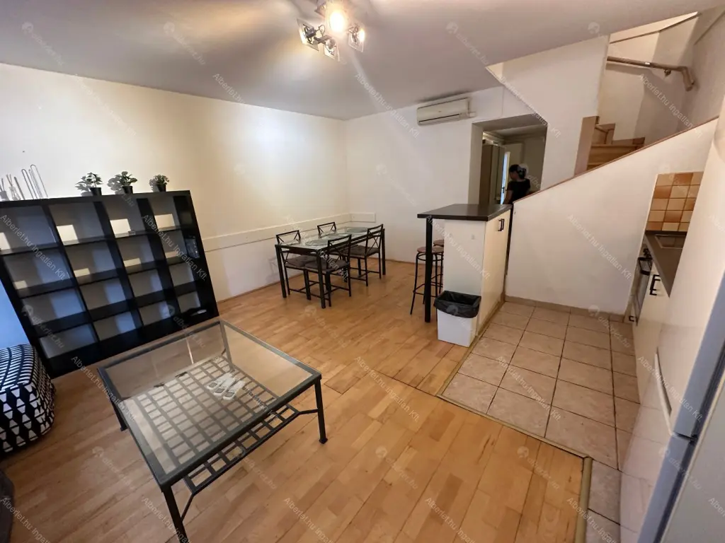 Kiadó albérlet 440000 Ft/hó áron: Budapest, VI. kerület  Csengery utca. Mérete: 105 nm, 4 szobás | Alberlet.hu - 6685504