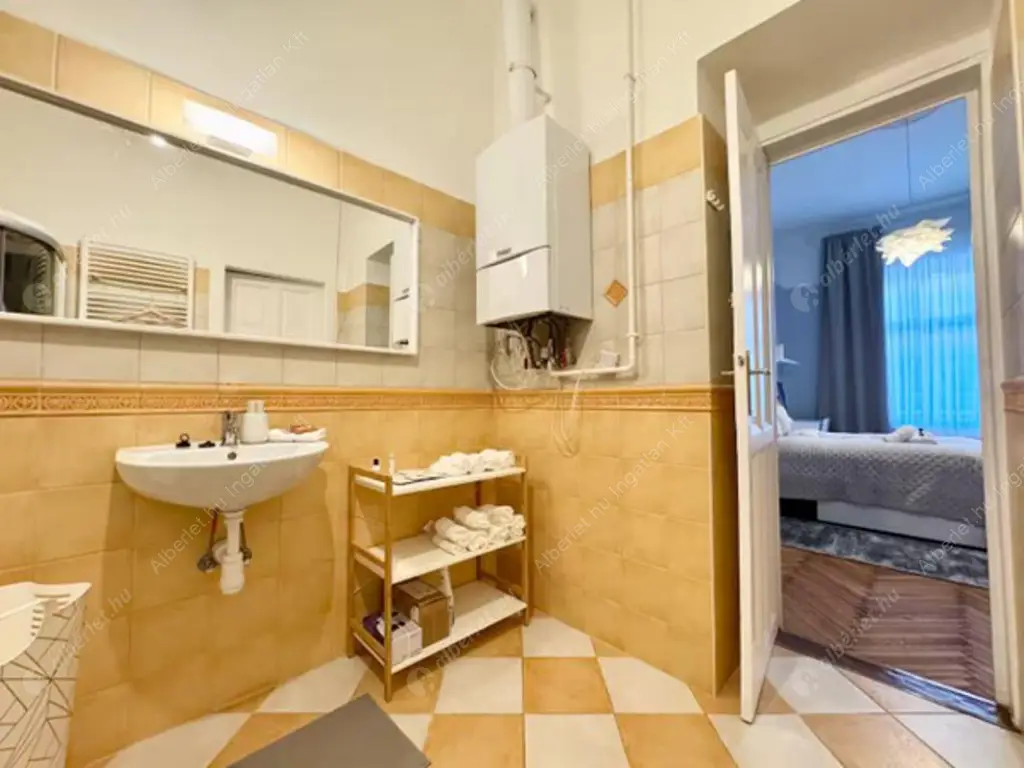 Kiadó albérlet 765000 Ft/hó áron: Budapest, VI. kerület  Csengery utca. Mérete: 124 nm, 5 szobás | Alberlet.hu - 6551944