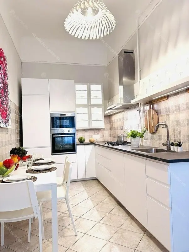 Kiadó albérlet 836000 Ft/hó áron: Budapest, VI. kerület  Csengery utca. Mérete: 124 nm, 5 szobás | Alberlet.hu - 6681871