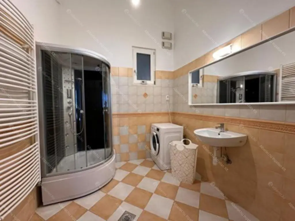 Kiadó albérlet 836000 Ft/hó áron: Budapest, VI. kerület  Csengery utca. Mérete: 124 nm, 5 szobás | Alberlet.hu - 6681879