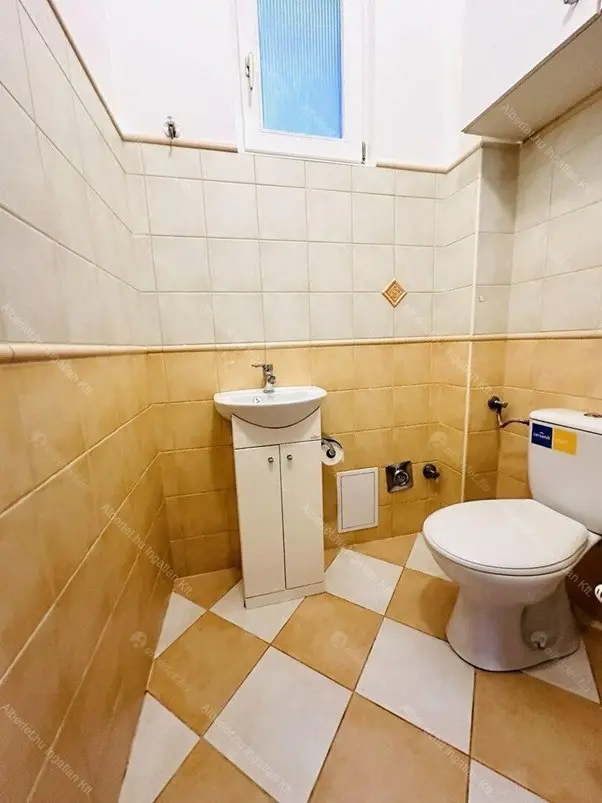 Kiadó albérlet 836000 Ft/hó áron: Budapest, VI. kerület  Csengery utca. Mérete: 124 nm, 5 szobás | Alberlet.hu - 6681882