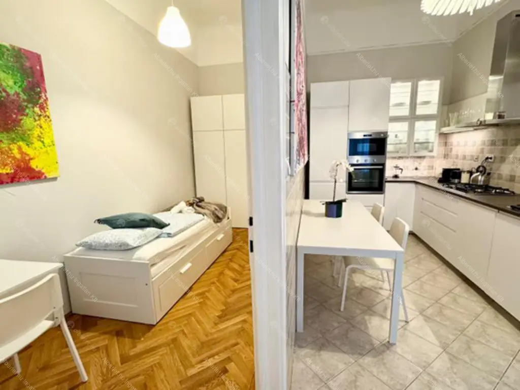 Kiadó albérlet 836000 Ft/hó áron: Budapest, VI. kerület  Csengery utca. Mérete: 124 nm, 5 szobás | Alberlet.hu - 6681883