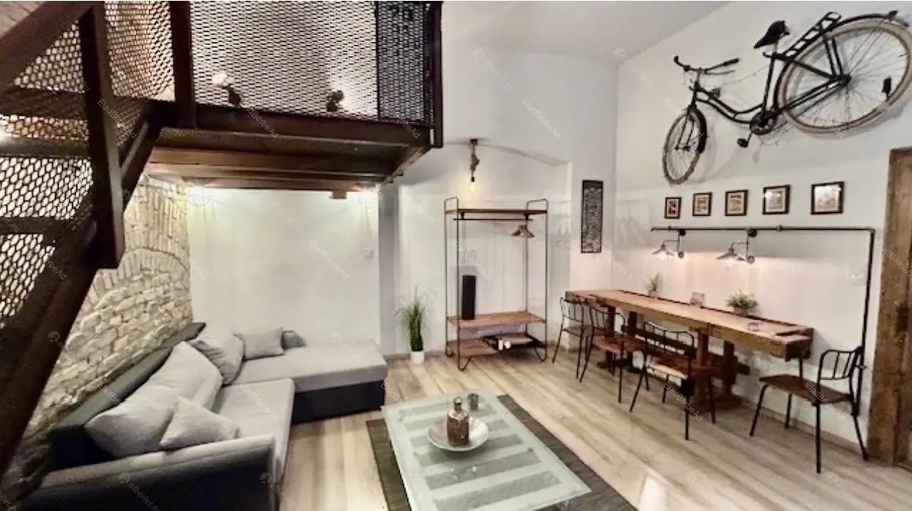 Kiadó albérlet 249000 Ft/hó áron: Budapest, VI. kerület  Csengery utca. Mérete: 33 nm, 1 szobás | Alberlet.hu - 6646157