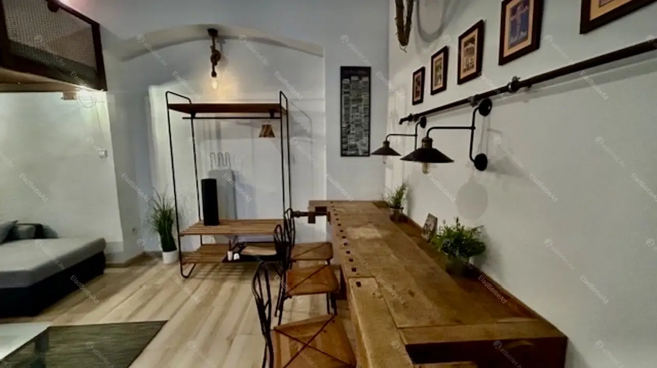 Kiadó albérlet 249000 Ft/hó áron: Budapest, VI. kerület  Csengery utca. Mérete: 33 nm, 1 szobás | Alberlet.hu - 6646164