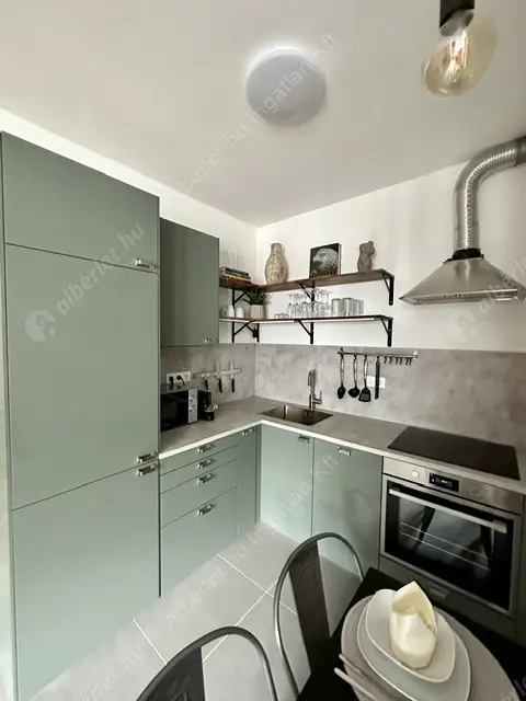 Kiadó albérlet 350000 Ft/hó áron: Budapest, VI. kerület  Csengery utca. Mérete: 42 nm, 2 szobás | Alberlet.hu - 6631639