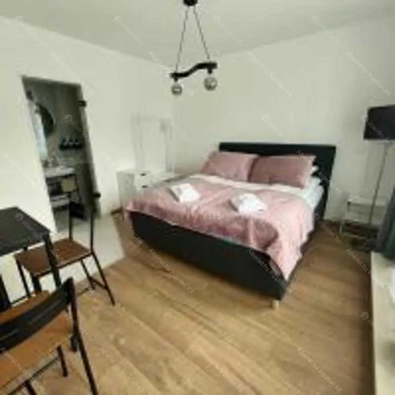 Kiadó albérlet 500000 Ft/hó áron: Budapest, VI. kerület  Csengery utca. Mérete: 50 nm, 2 szobás | Alberlet.hu - 6684839