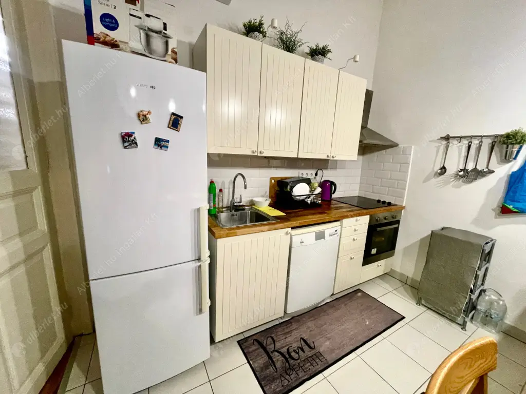 Kiadó albérlet 289000 Ft/hó áron: Budapest, VI. kerület  Csengery utca. Mérete: 58 nm, 2 szobás | Alberlet.hu - 6592818