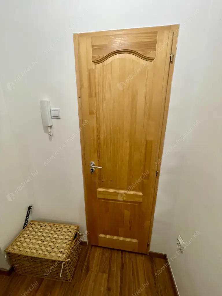 Kiadó albérlet 289000 Ft/hó áron: Budapest, VI. kerület  Csengery utca. Mérete: 58 nm, 2 szobás | Alberlet.hu - 6592825