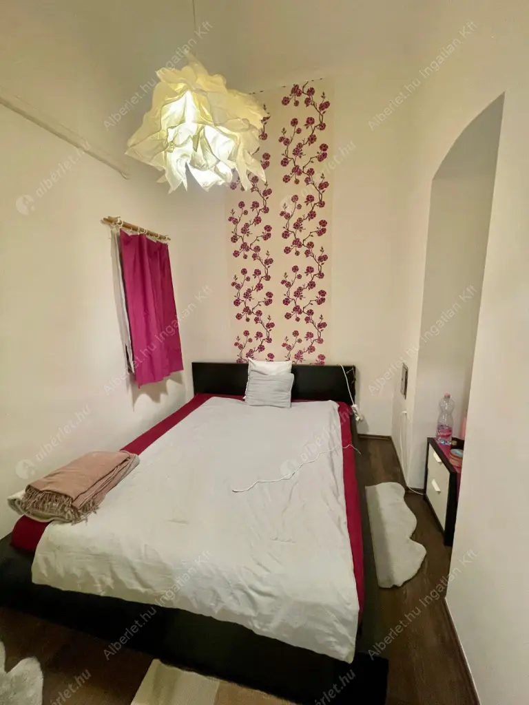Kiadó albérlet 289000 Ft/hó áron: Budapest, VI. kerület  Csengery utca. Mérete: 58 nm, 2 szobás | Alberlet.hu - 6592831