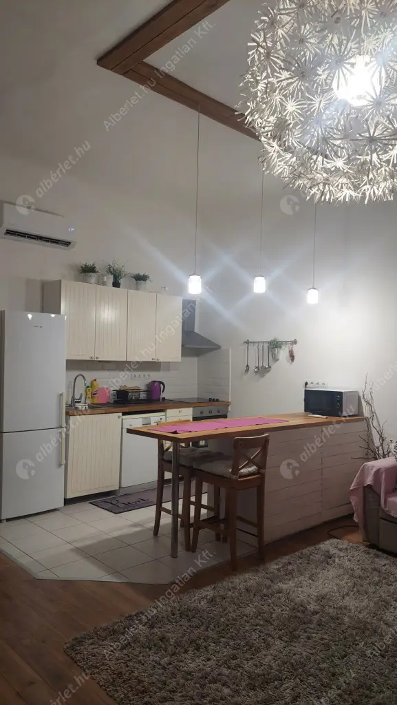 Kiadó albérlet 279000 Ft/hó áron: Budapest, VI. kerület  Csengery utca. Mérete: 58 nm, 2 szobás | Alberlet.hu - 6618943