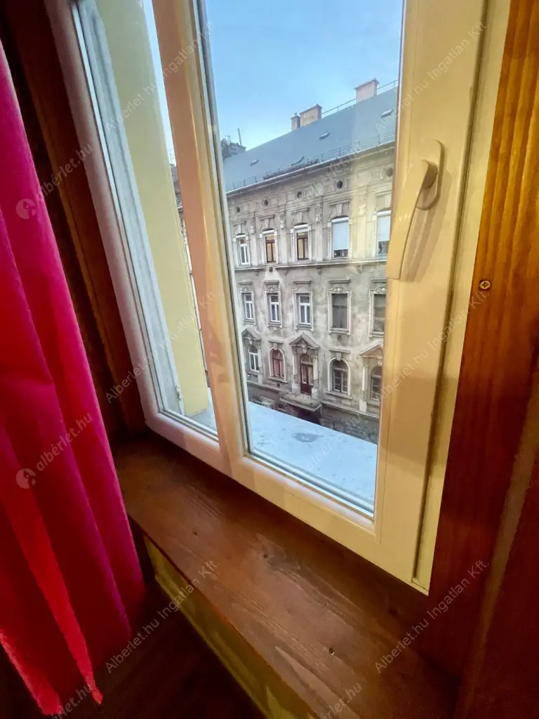 Kiadó albérlet 279000 Ft/hó áron: Budapest, VI. kerület  Csengery utca. Mérete: 58 nm, 2 szobás | Alberlet.hu - 6618946