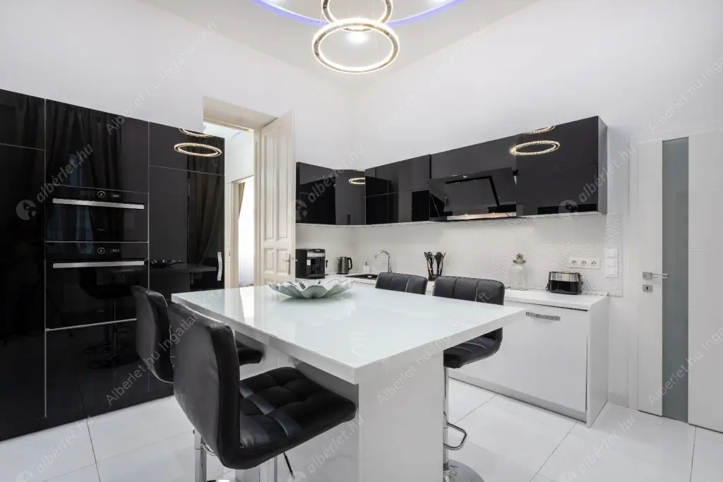 Kiadó albérlet 1590000 Ft/hó áron: Budapest, VI. kerület  Dalszínház utca. Mérete: 115 nm, 4 szobás | Alberlet.hu - 6586828