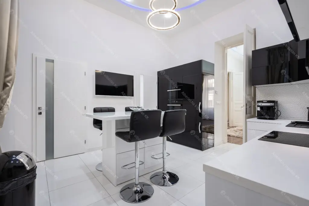 Kiadó albérlet 1100000 Ft/hó áron: Budapest, VI. kerület  Dalszínház utca. Mérete: 115 nm, 4 szobás | Alberlet.hu - 6682068