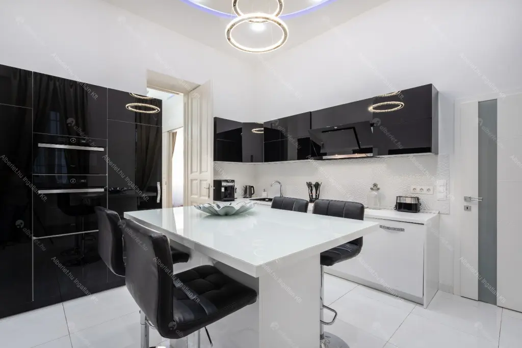 Kiadó albérlet 1100000 Ft/hó áron: Budapest, VI. kerület  Dalszínház utca. Mérete: 115 nm, 4 szobás | Alberlet.hu - 6682070