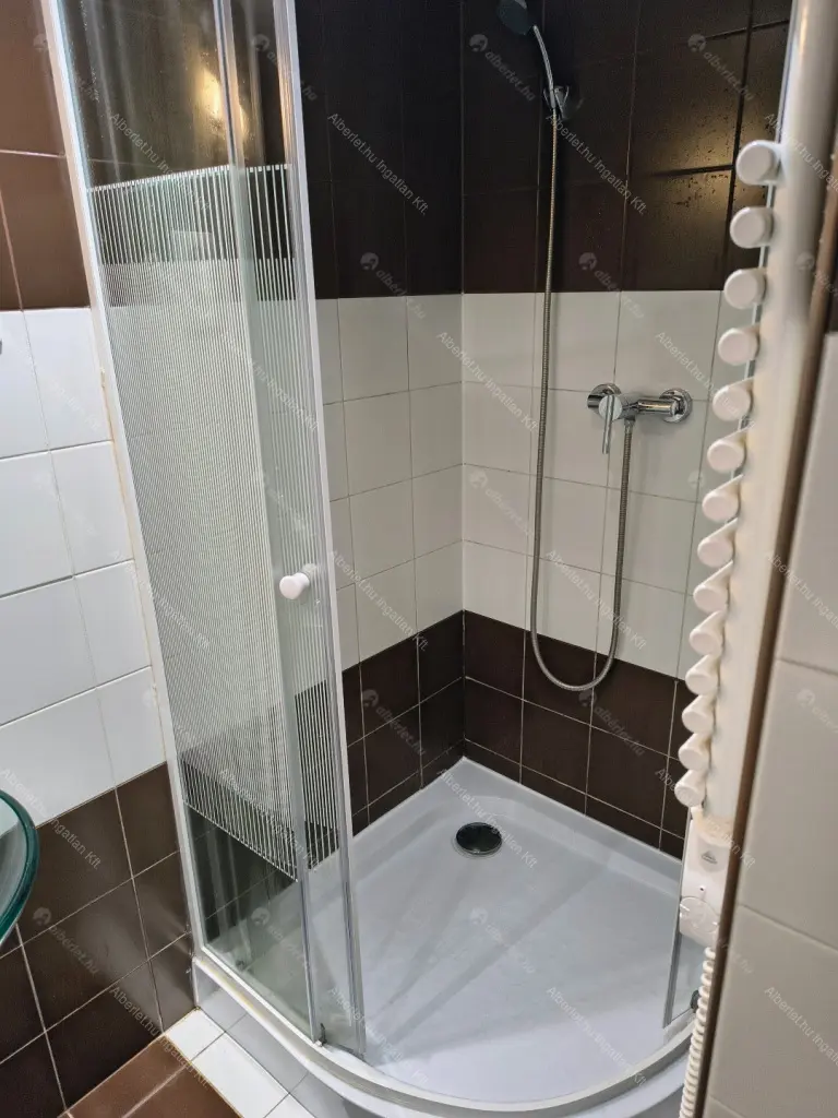 Kiadó albérlet 280000 Ft/hó áron: Budapest, VI. kerület  Dalszínház utca. Mérete: 33 nm, 1 szobás | Alberlet.hu - 6649474