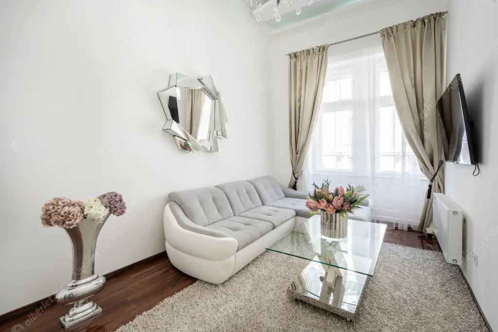 Kiadó albérlet 680000 Ft/hó áron: Budapest, VI. kerület  Dalszínház utca. Mérete: 72 nm, 3 szobás | Alberlet.hu - 6586863