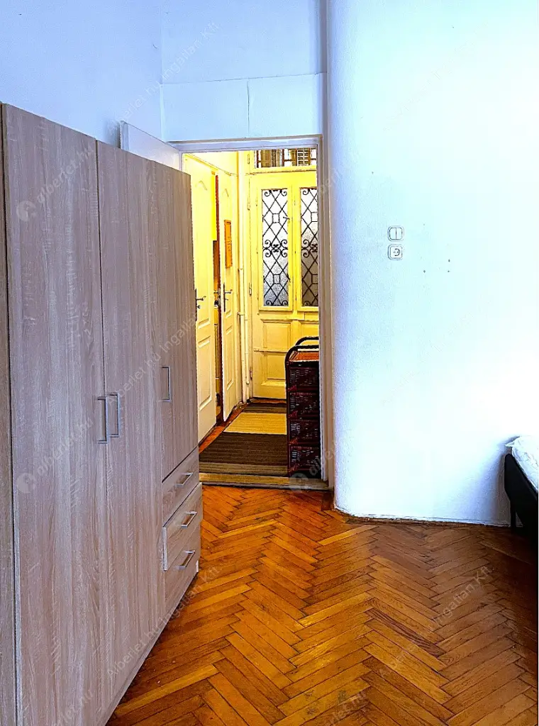 Kiadó albérlet 189000 Ft/hó áron: Budapest, VI. kerület  Dessewffy utca. Mérete: 25 nm, 1 szobás | Alberlet.hu - 6626419